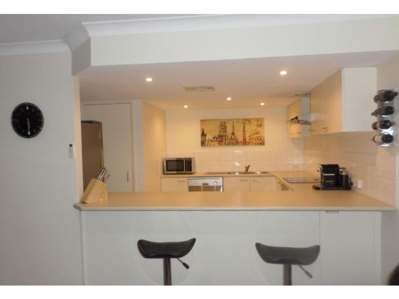 2004/6 Crestridge Crescent, Oxenford QLD 4210