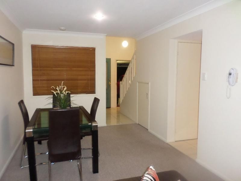 2004/6 Crestridge Crescent, Oxenford QLD 4210