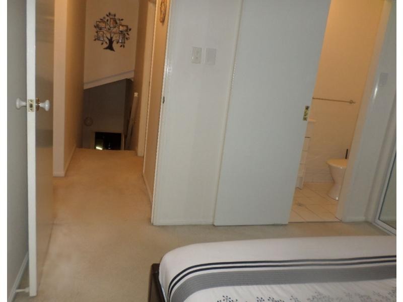 2004/6 Crestridge Crescent, Oxenford QLD 4210