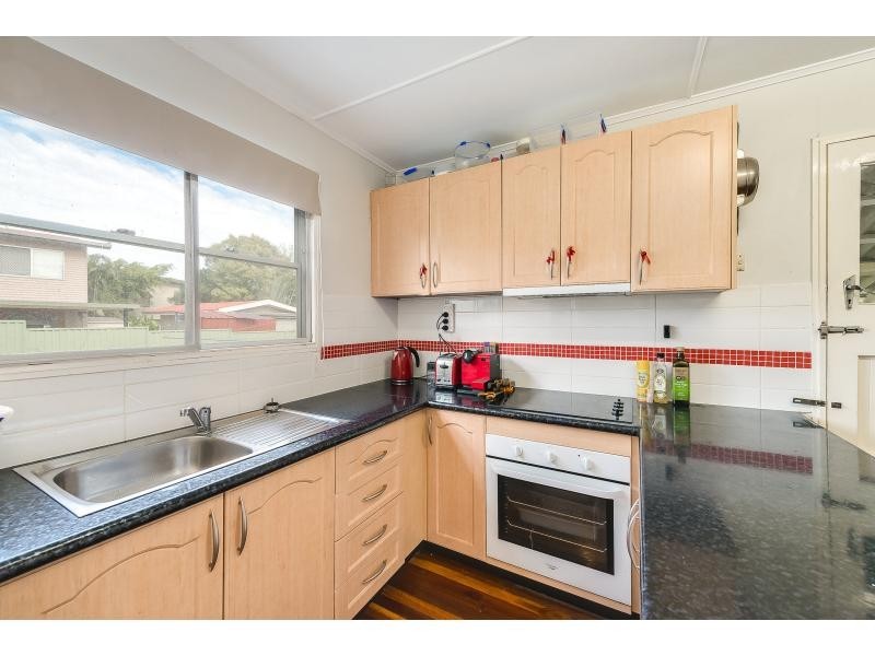 18 Allden Avenue, Labrador QLD 4215