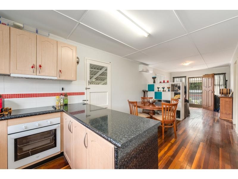 18 Allden Avenue, Labrador QLD 4215