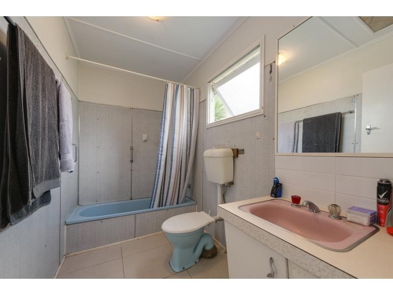 18 Allden Avenue, Labrador QLD 4215