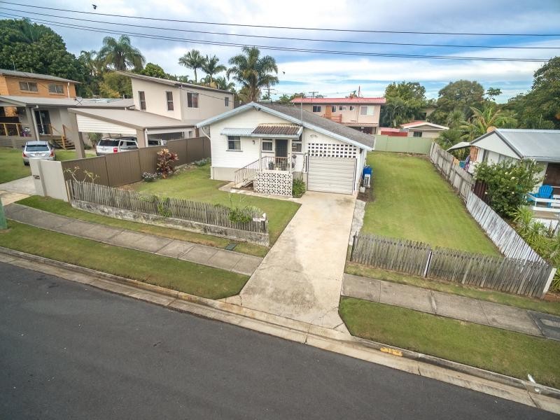 18 Allden Avenue, Labrador QLD 4215