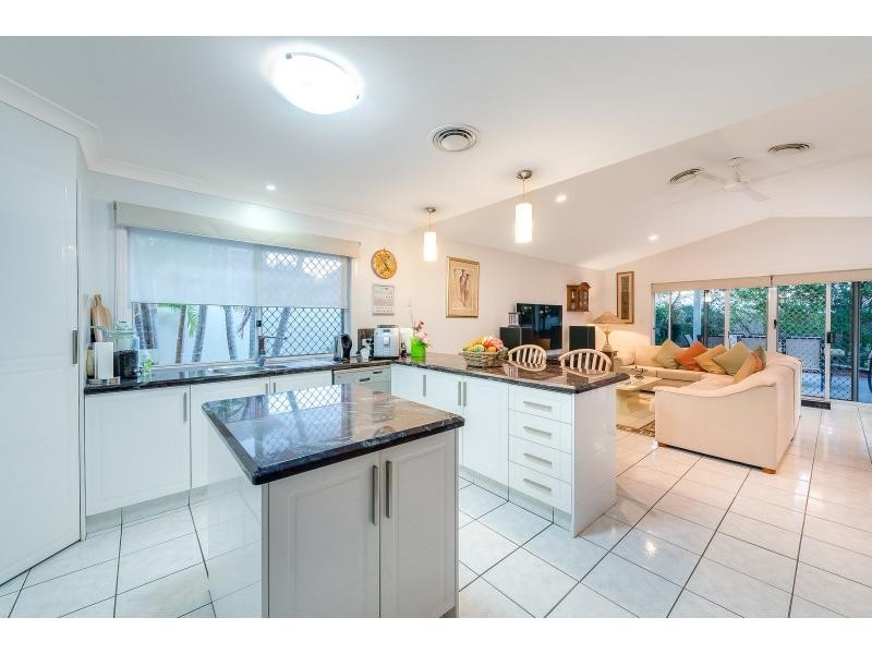 21 Highview Place, Parkwood QLD 4214