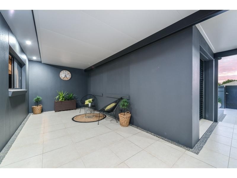 10 Oxley Drive, Paradise Point QLD 4216