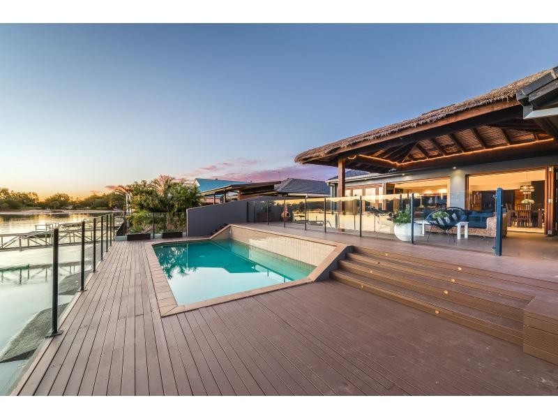10 Oxley Drive, Paradise Point QLD 4216