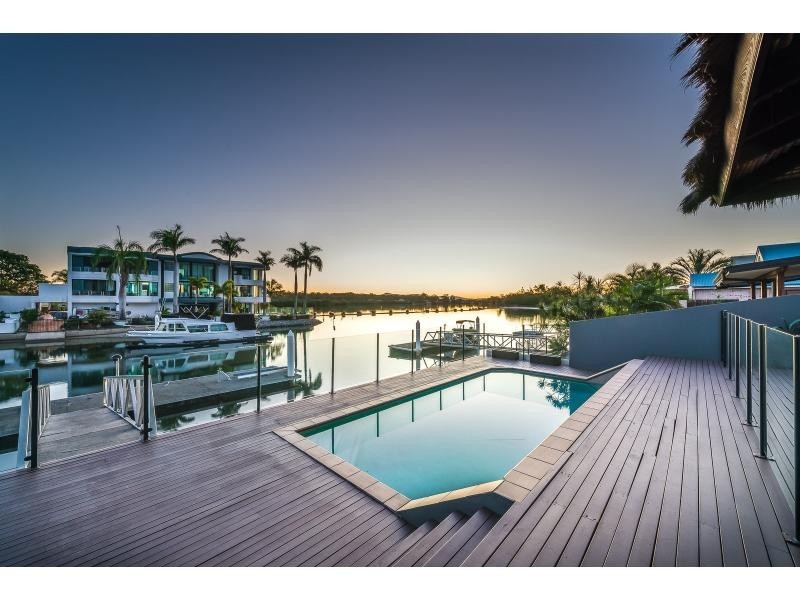 10 Oxley Drive, Paradise Point QLD 4216