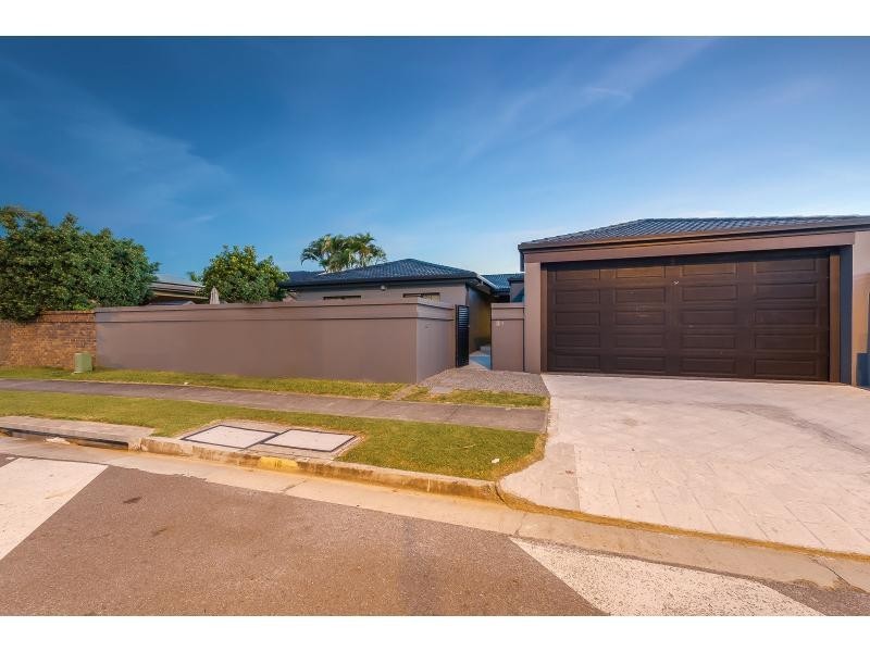 10 Oxley Drive, Paradise Point QLD 4216