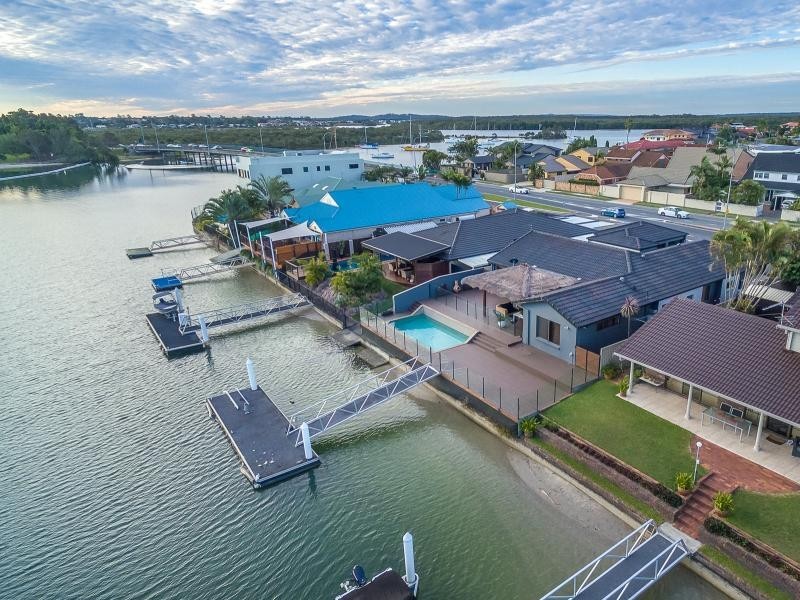 10 Oxley Drive, Paradise Point QLD 4216