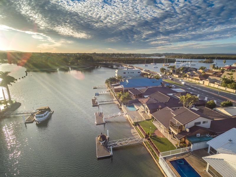 10 Oxley Drive, Paradise Point QLD 4216
