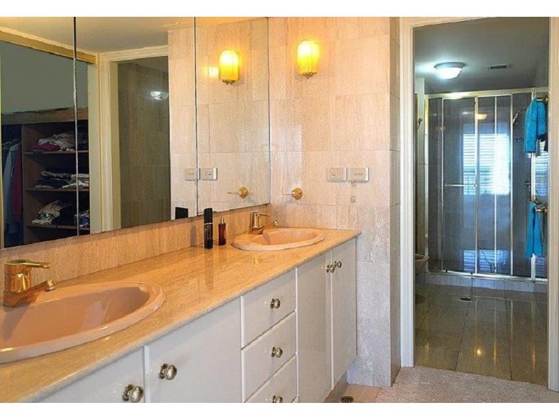 19 Oatland Esplanade, Runaway Bay QLD 4216