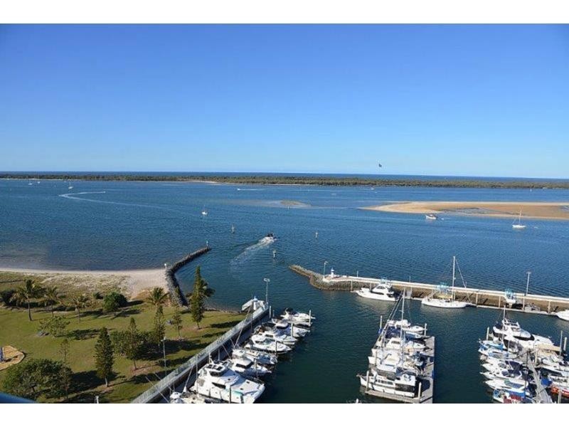 19 Oatland Esplanade, Runaway Bay QLD 4216