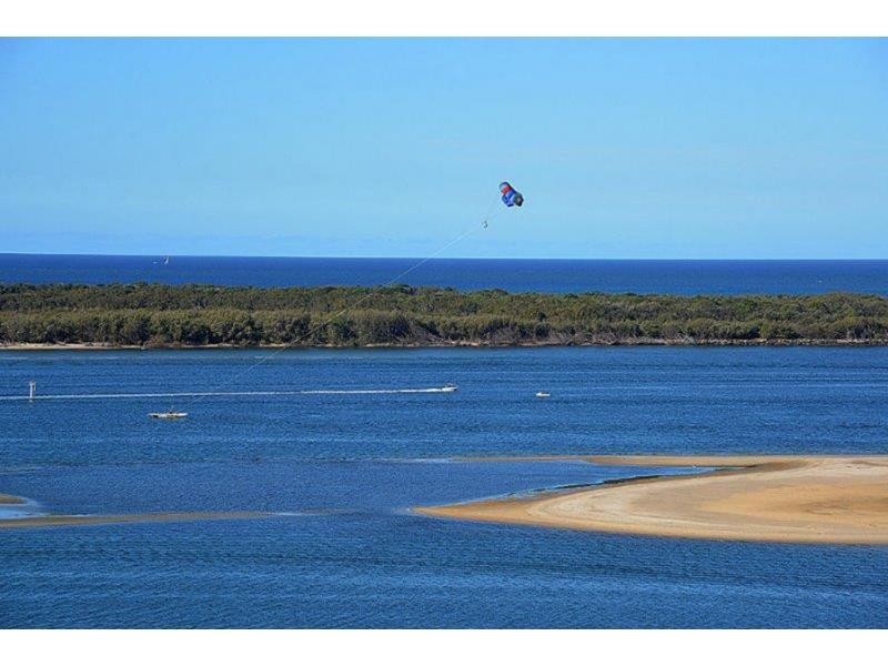 19 Oatland Esplanade, Runaway Bay QLD 4216