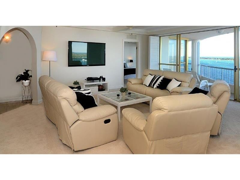 19 Oatland Esplanade, Runaway Bay QLD 4216