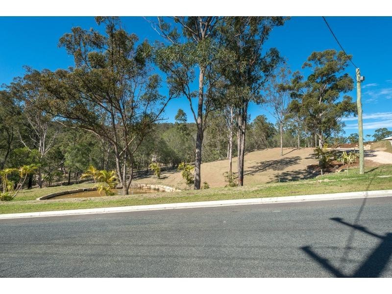 42 Holyrood Road, Maudsland QLD 4210