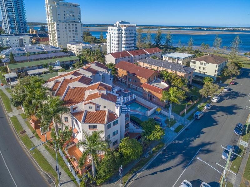 14/7-9 Robert Street, Labrador QLD 4215