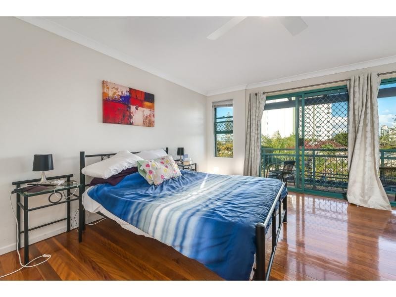 14/7-9 Robert Street, Labrador QLD 4215