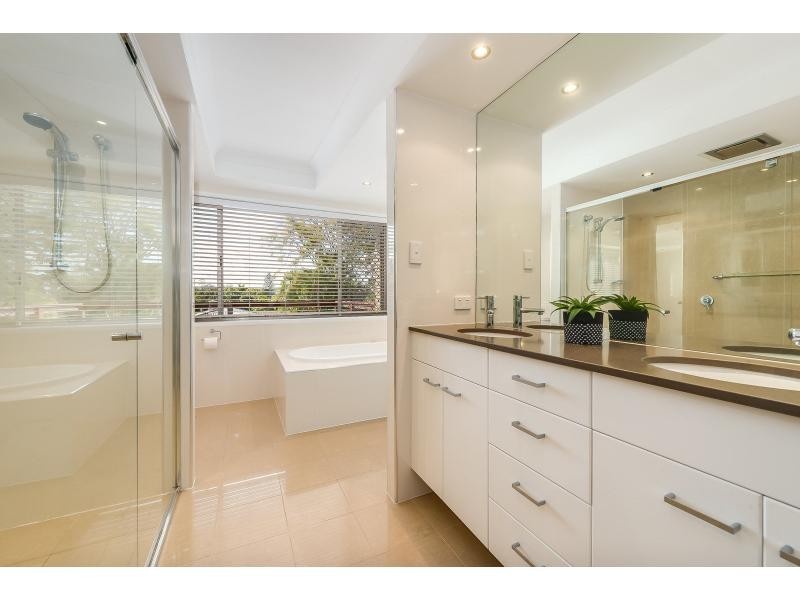 98 Turpin Road, Labrador QLD 4215