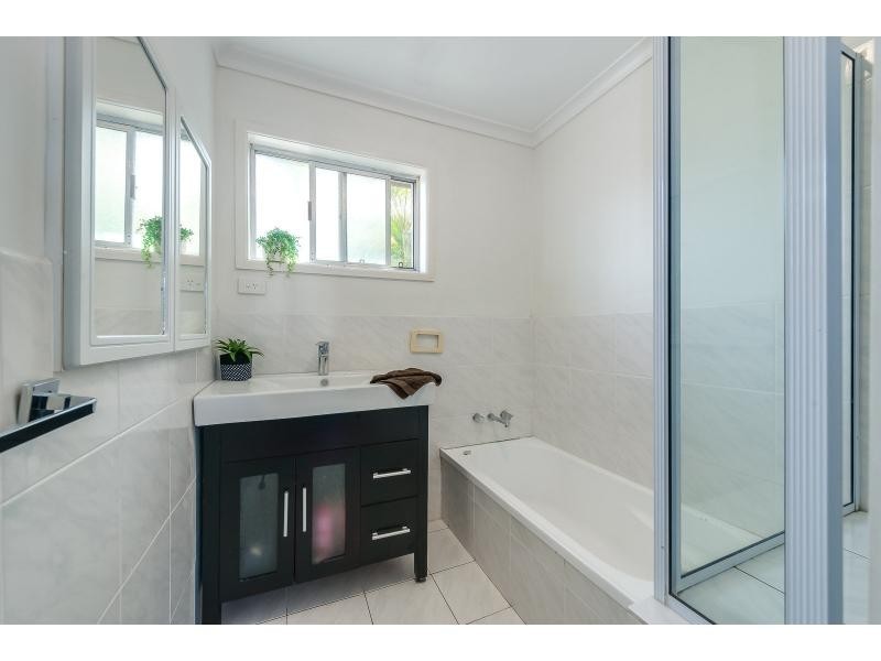 98 Turpin Road, Labrador QLD 4215