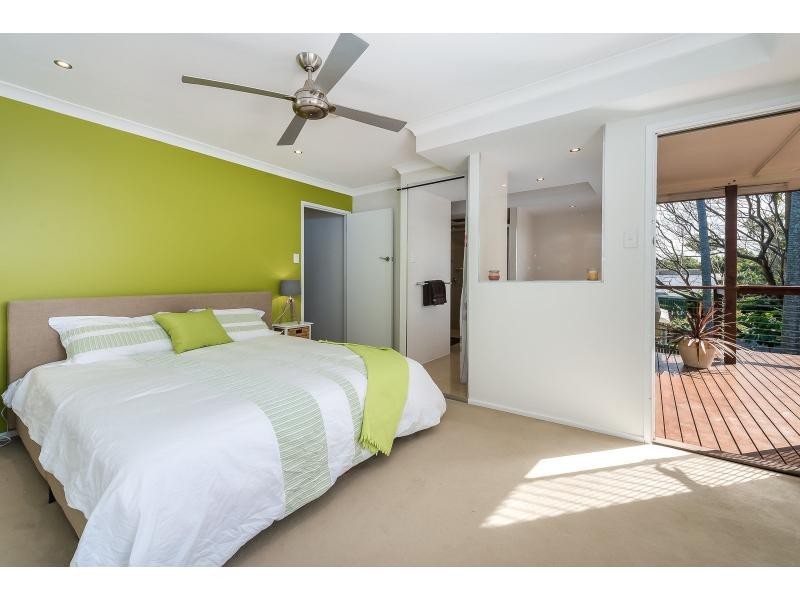 98 Turpin Road, Labrador QLD 4215