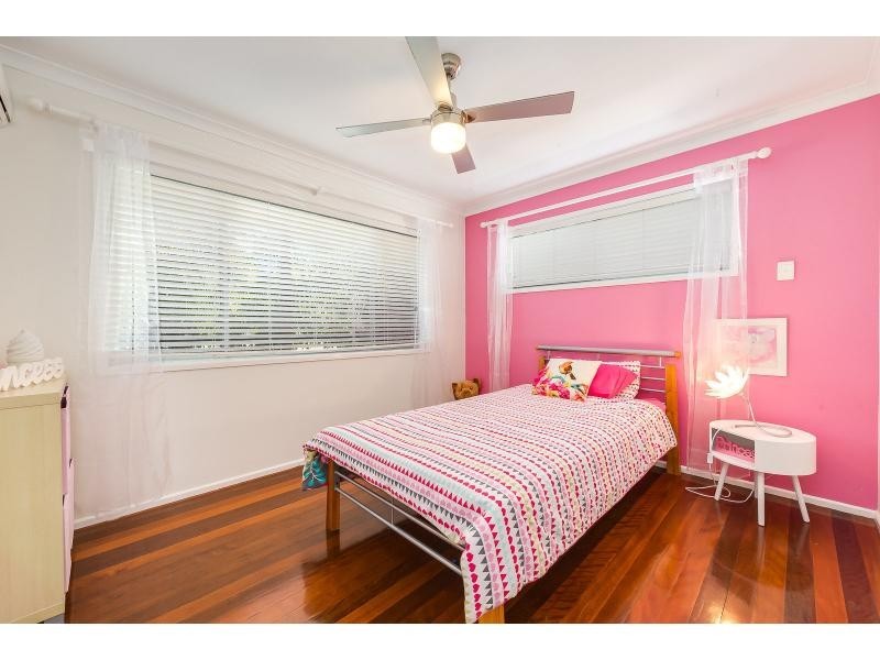 98 Turpin Road, Labrador QLD 4215