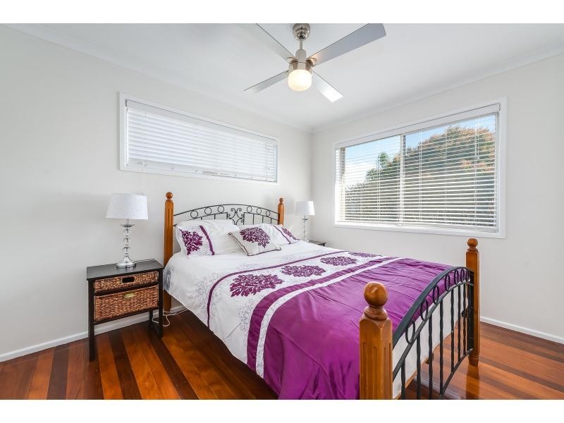 98 Turpin Road, Labrador QLD 4215