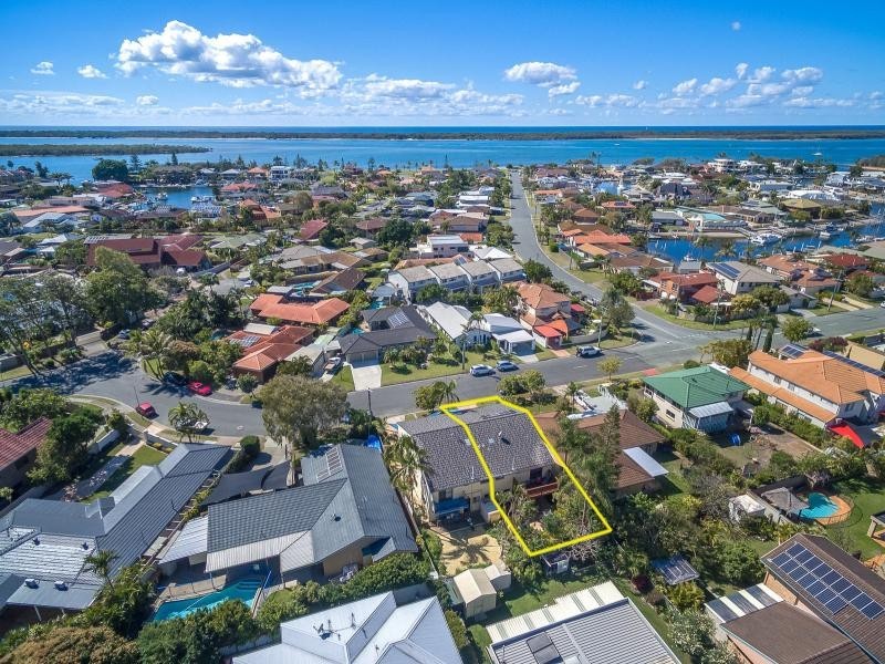2/54 Markham Avenue, Runaway Bay QLD 4216