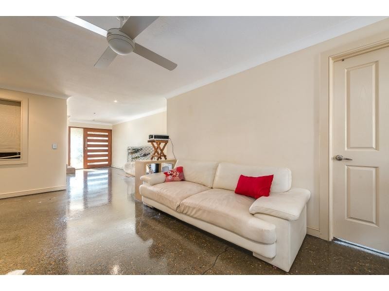 2/54 Markham Avenue, Runaway Bay QLD 4216