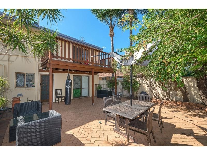 2/54 Markham Avenue, Runaway Bay QLD 4216