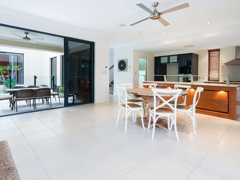 15 King Charles Drive, Sovereign Islands QLD 4216