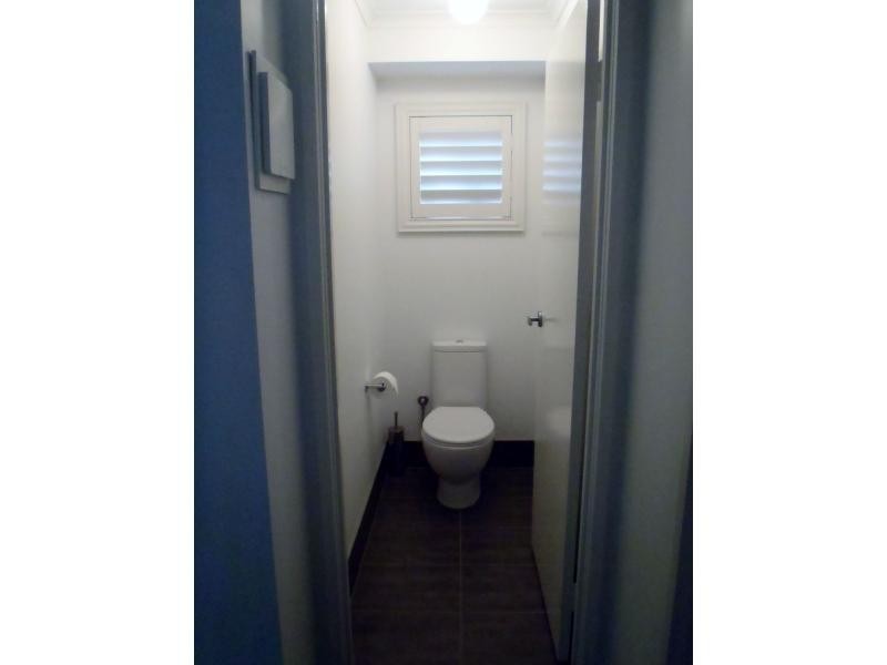 2/8 Baker Avenue, Labrador QLD 4215