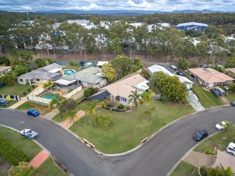 8 Fadden Close, Arundel QLD 4214
