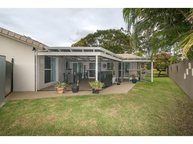 8 Fadden Close, Arundel QLD 4214