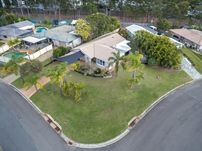 8 Fadden Close, Arundel QLD 4214