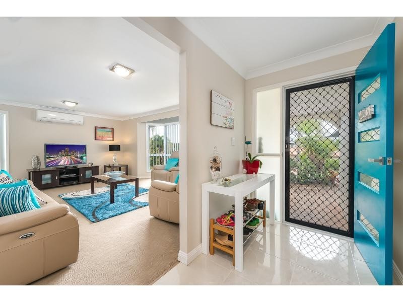 8 Fadden Close, Arundel QLD 4214