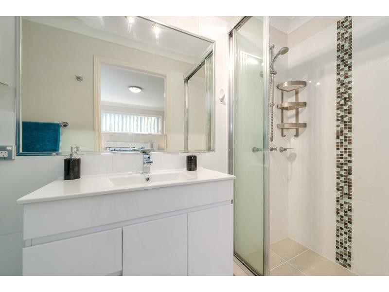 8 Fadden Close, Arundel QLD 4214