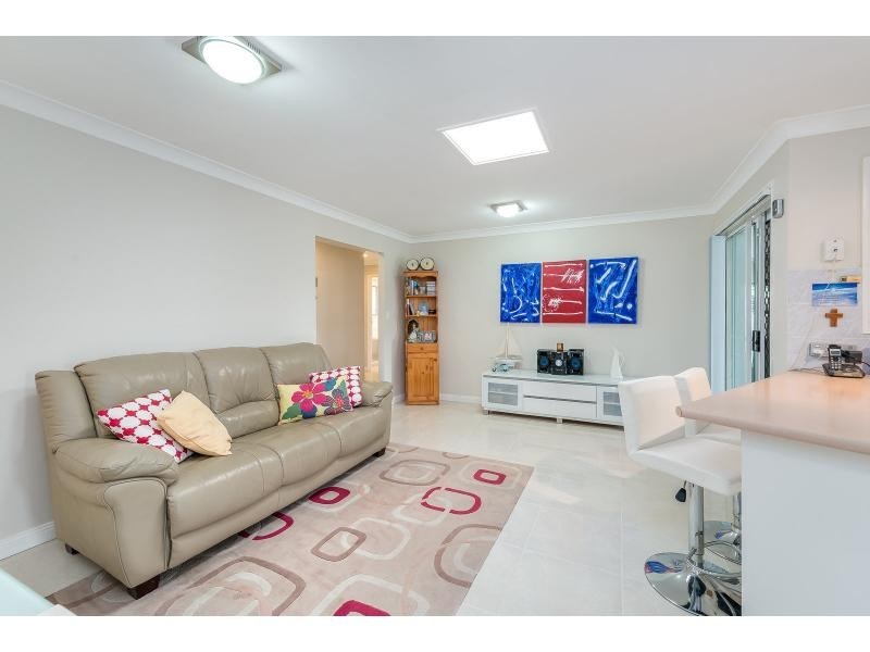 8 Fadden Close, Arundel QLD 4214