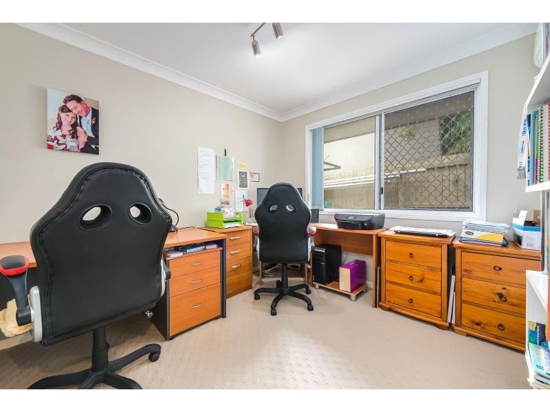 8 Fadden Close, Arundel QLD 4214