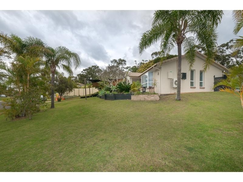 8 Fadden Close, Arundel QLD 4214