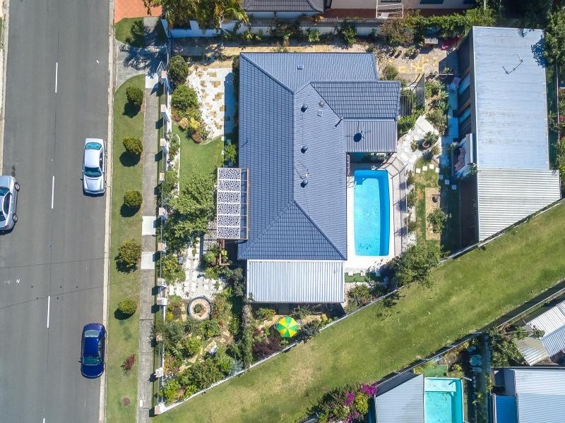 15 Sunbird Avenue, Paradise Point QLD 4216