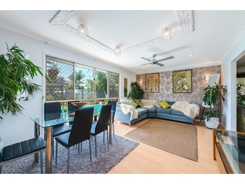 15 Sunbird Avenue, Paradise Point QLD 4216