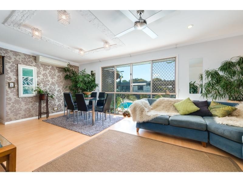 15 Sunbird Avenue, Paradise Point QLD 4216