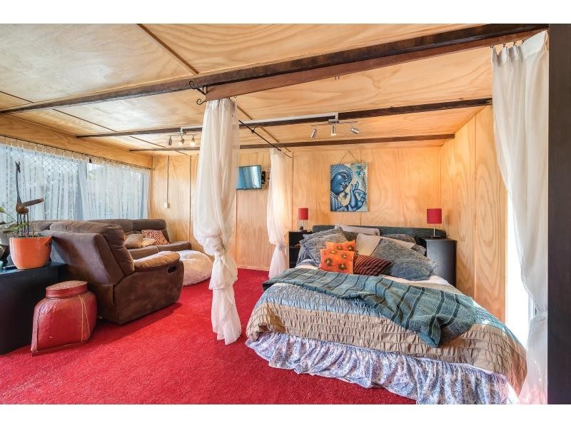 15 Sunbird Avenue, Paradise Point QLD 4216