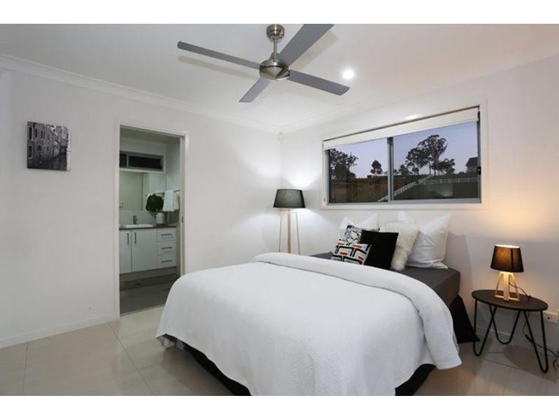 28 Huntington Drive, Maudsland QLD 4210