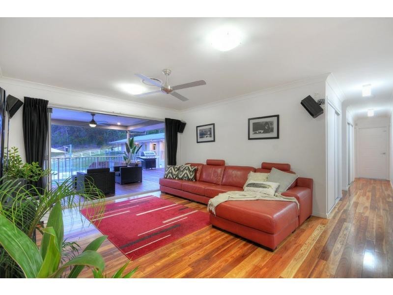 32 Huntington Drive, Maudsland QLD 4210