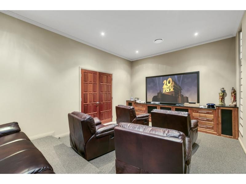 11 Kootingal Street, Ashmore QLD 4214