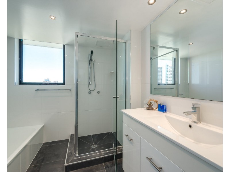 63/4 Thornton Street, Surfers Paradise QLD 4217