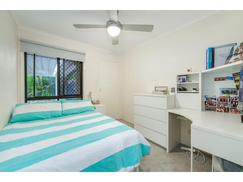 2/5 Callistemon Court, Arundel QLD 4214