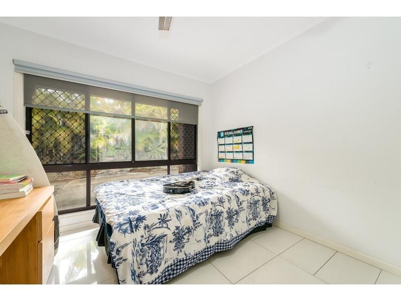 2/5 Callistemon Court, Arundel QLD 4214