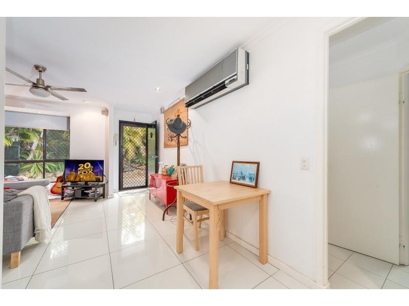 2/5 Callistemon Court, Arundel QLD 4214